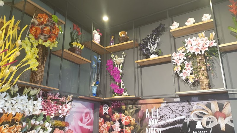 Floweraura - Flower and cake Shop in Mohali